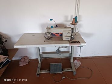 тамбурная машинка: Швейная машина Швейно-вышивальная, Автомат