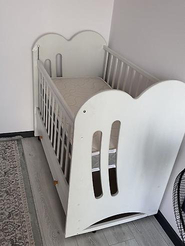 bunk bed: Детская кроватка в отличном состоянии, Белого цвета, прочная и — 2