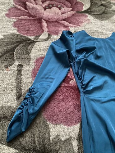 Вечерние платья: Вечернее платье, А-силуэт, Длинная модель, Атлас, С рукавами, С пайетками, M, XS, S — 5