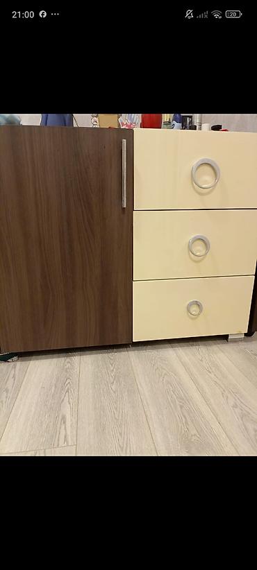 qoz: Yataq otağı üçün mebel dəsti Tərkibi: - 4 qapılı böyük şkaf: orta — 1