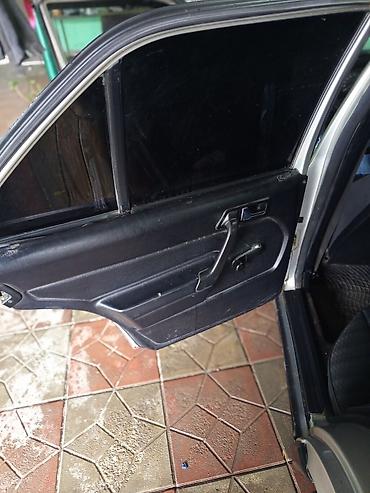 Mercedes-Benz: Mercedes-Benz 190E sedan - Korpus: klassik W201 kuzov, gümüşü rəng — 9