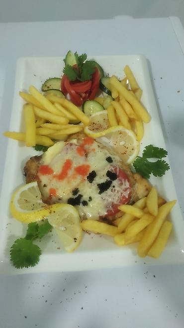 Повара: Ющю работу . Повар универсал.Стаж имеется.
С ежедневным расчётом — 18