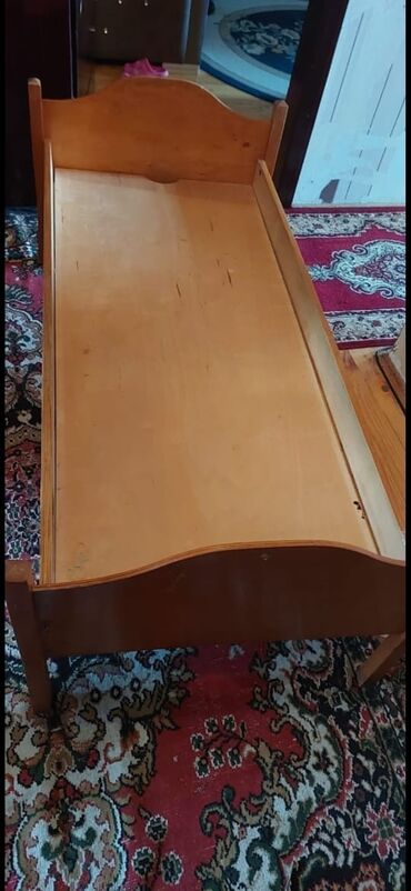 tek adamliq kravatlar: Yeni, Təknəfərlik çarpayı, Bazasız, Matrassız, Siyirməsiz