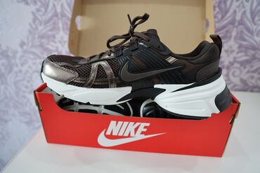 обувь больших размеров бишкек: Продаю Кроссовки Nike V2K в шоколадно-коричневом цвете! привезен с