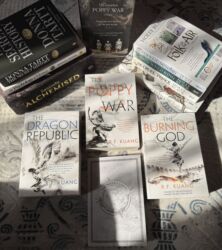 Bədii ədəbiyyat: Bütün kitablar yeni və tam orijinaldır. Stok məhduddur. Qiymətlər — 10