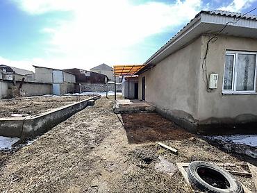 Продажа коттеджей и домов: Срочно продаю дом в Караколе По улице Акыйкат Хоз постройка имеется — 12