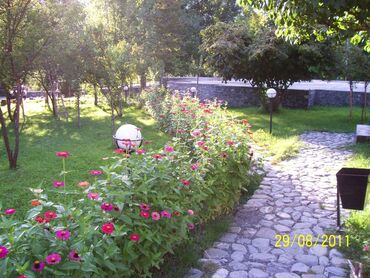 Kommersiya daşınmaz əmlakının satışı: 6 ədəd hər biri 2 otaqdan ibarət olan taxta katejIər resepşin oxran — 1