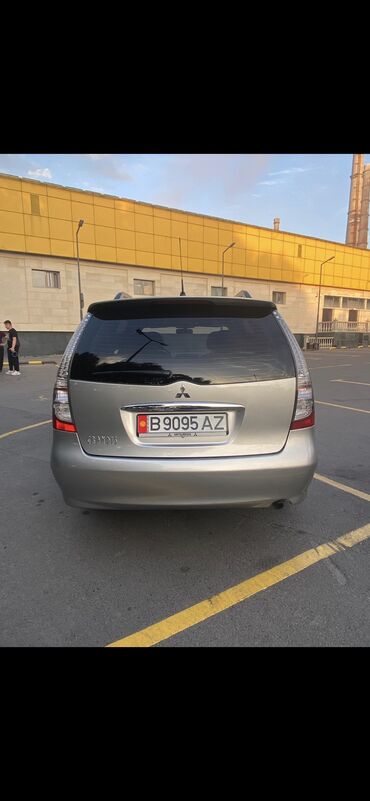 Mitsubishi: Mitsubishi Grandis: 2010 г., 2.4 л, Автомат, Бензин, Минивэн — 20