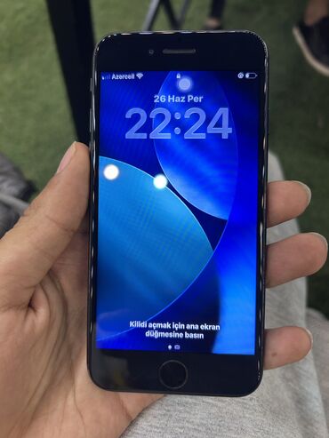 dubai version iphone: IPhone SE 2020, 128 GB, Qara, Barmaq izi