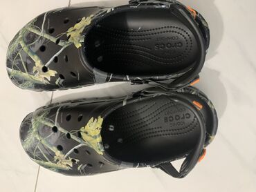 женские барсетки: Босоножки, 39, Crocs, Новый, цвет - Черный, Самовывоз, Платная доставка