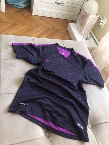 ugg set za čišćenje: Short sleeves T-shirt, M (EU 50), S (EU 48), Nike, color - Purple, Polyester