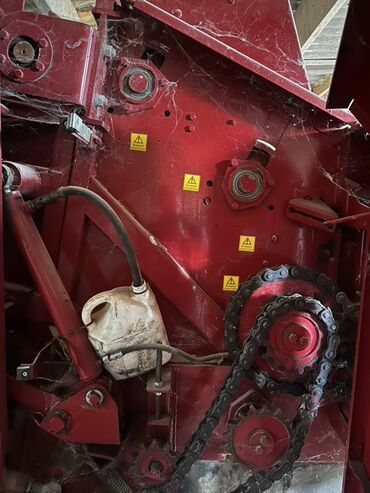 Тракторы МТЗ (Беларус): Модель: 1221, Б/у, 2012 г., С пресс-подборщиком — 12