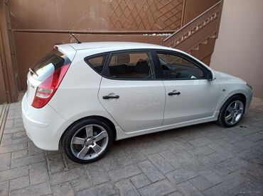 Hyundai: Hyundai i30: 1.4 l. | 2011 έ. Χάτσμπακ — 4
