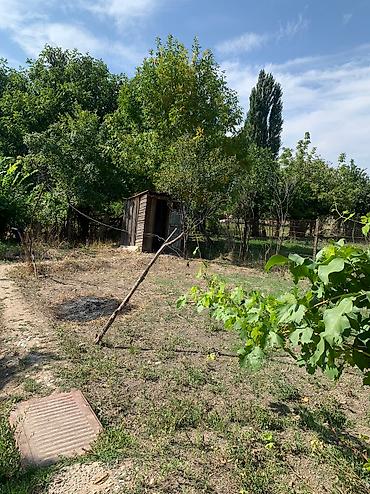 рухий мурас 1: Продаётся Дом, город Кемин, улица 40 лет октября, на территории — 9