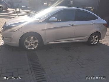 solaris accent: Hyundai Solaris: 2014 г., Автомат, Бензин, Седан — 2