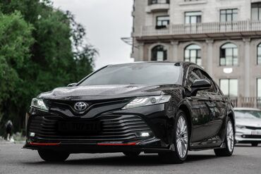 салон гольф3: Toyota Camry: 2018 г., 2.5 л, Гибрид, Седан