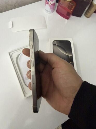 Apple iPhone: IPhone 16 Pro, 128 GB, Natural Titanium, Zəmanət, Simsiz şarj, Face ID — 5
