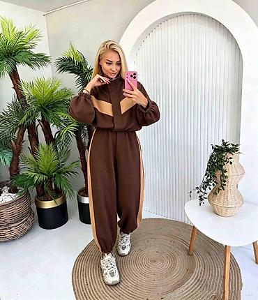 pidzame arilje: Komplet trenerka 3700din
S M L XL — 1