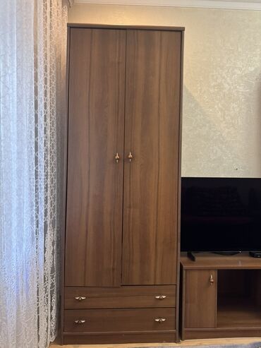 тумба под телевизор: Продаю стенку в отличном состоянии Материал — натуральный шпон ореха