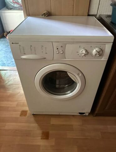 Стиральные машины: Стиральная машина Indesit, Б/у, Автомат, До 5 кг
