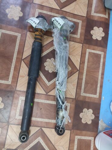 бу запчасти на фольксваген венто бишкек: Арткы амортизатор Volkswagen 2010 г., Колдонулган, Оригинал, Германия