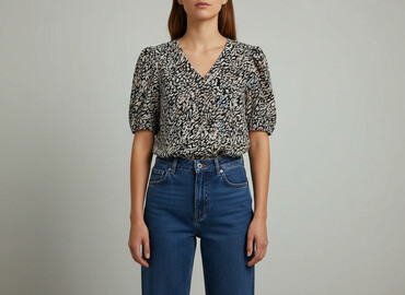bluzki z dużym dekoltem plus size: Pieces, Жіноча блуза, розмір M