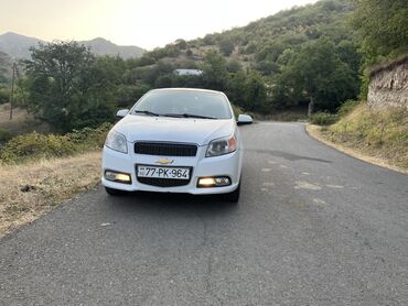модельный ряд и цены на мерседес в баку: Chevrolet Nexia ağ rəngli sedan. Xüsusiyyətlər: - Ön barmaqlıqda