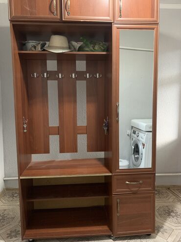 шкафы для одежды бу: Кире бериш үчүн шкаф, Колдонулган, Күзгүсү менен, Жыгач