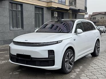 Lixiang: Lixiang L7: 2024 г., 1.5 л, Вариатор, Гибрид, Кроссовер — 2