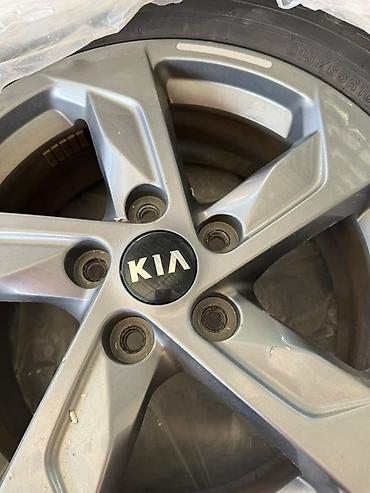 Колеса диски с зим. шины от КИА 215/65 R 16 есть 4 штуки почти