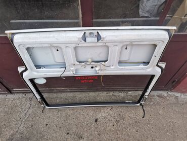 Auto delovi: Vrata gepeka Lada 2104 Karavan kompletna bela sa staklom. Očuvana — 10