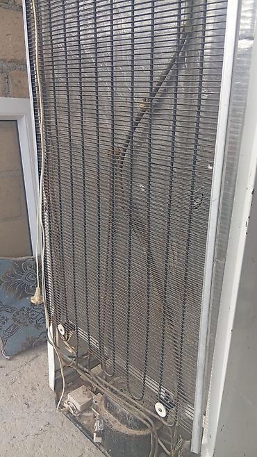 Soyuducular: İki kameralı soyuducu - Üst kamera – soyuducu bölmə, alt kamera – — 3