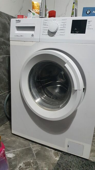 продать бу стиральную машину: Стиральная машина Beko, Б/у, Автомат, До 6 кг, Компактная