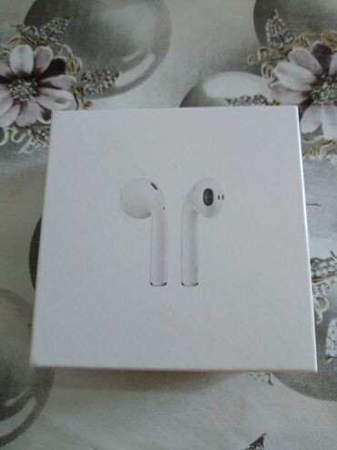 Airpods Pro4 Yüksək səs keyfiyyəti 3-4saat zaryatka saxlayır
