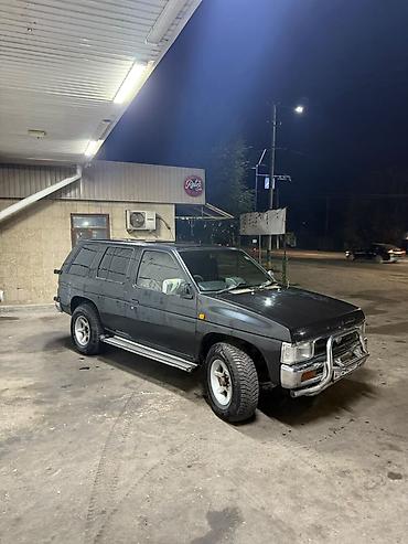 крыло на ниву: Nissan Terrano: 1993 г., 2.7 л, Автомат, Дизель, Внедорожник — 7