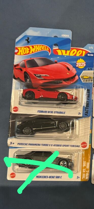 Avtomobil modelləri: - Brend: Hot Wheels (Mattel) - Ölçü: 1:64 miqyas feraari f40. 20 — 6