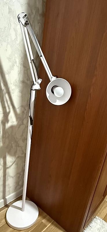 İşıqlandırma: Ağ rəngli döşəmə tipli işıqlandırma lampası - Tip: tənzimlənən — 2