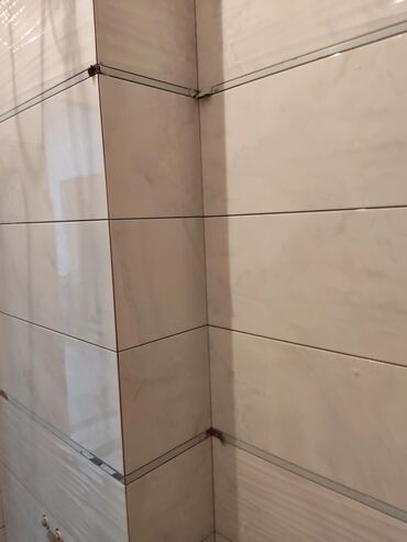 Укладка плитки: Укладка плитки в ванной | Керамическая плитка | Горизонтальная укладка 3-5 лет опыта — 12