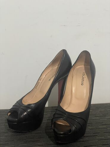 Tuflilər: Tuflilər, Ölçü: 39, rəng - Qara, İşlənmiş -da lalafo.az — 4 Tuflilər: Tuflilər, Ölçü: 39, rəng - Qara, İşlənmiş — 4