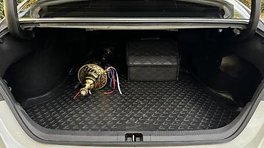 тайота из: Toyota Camry: 2018 г., 2.5 л, Автомат, Бензин, Седан — 10