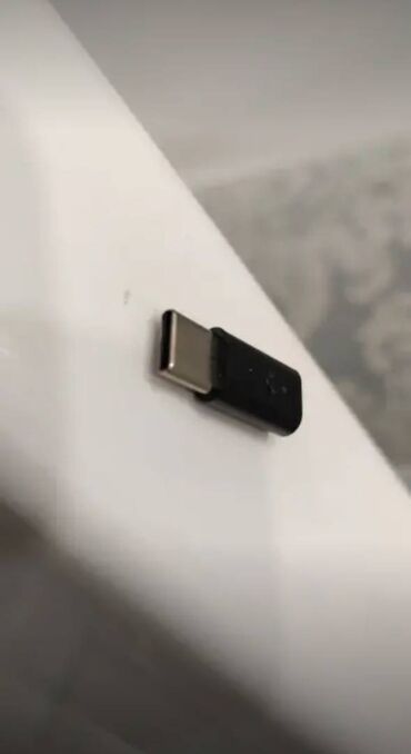 Digər kompüter aksesuarları: Şəkilləri çevirin baxın. Telefon üçün aksesuarlar: USB mufta çıxış – — 8