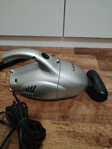 Ručni usisivači: Ručni električni usisivač – Candy Star (mrežni, sa dodacima) Opis: - — 9