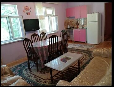 Günlük kirayə evlər: 90 kv. m, 3 otaqlı, İnternet, Telefon, Qaz — 6