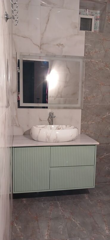 Moydadırlar: Bu dəbli vanna otağı dəsti, müasir dizaynı ilə seçilir. Dəstə güzgülü -da lalafo.az — 8 Moydadırlar: Bu dəbli vanna otağı dəsti, müasir dizaynı ilə seçilir. Dəstə güzgülü — 8