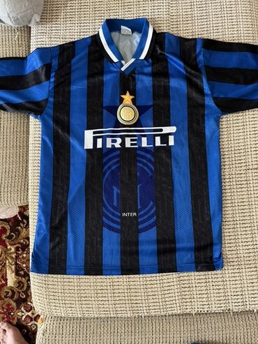 Əlcəklər: Original inter forması 
L razmer
Futbol forması futbol köynəyi
