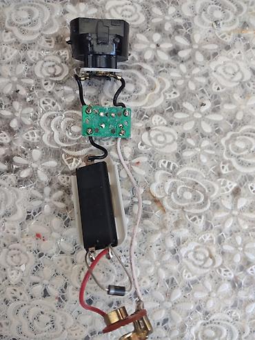 pc monitor: Məhsul: 3 pinli UK fişli elektrik kabeli – IEC C13 — 4