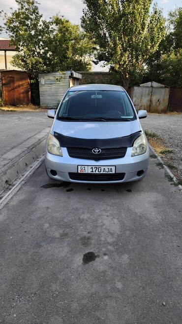 6 дыр: Toyota Corolla Verso: 2003 г., 1.6 л, Механика, Бензин, Хетчбек