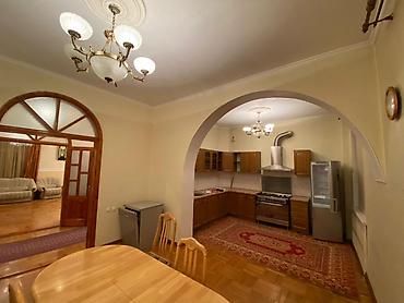 Продажа квартир: 4 комнаты, 154 м², Сталинка, 2 этаж, Евроремонт at lalafo.kg — 3 Продажа квартир: 4 комнаты, 154 м², Сталинка, 2 этаж, Евроремонт — 3