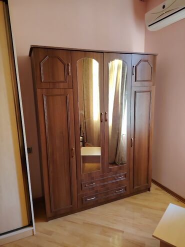 es guzgu: İşlənmiş, Açılan, 4 qapılı Düz dolab, Dolab-asılqan
