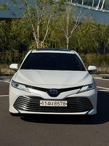 es lexus: Toyota Camry: 2021 г., Гибрид, Седан — 5